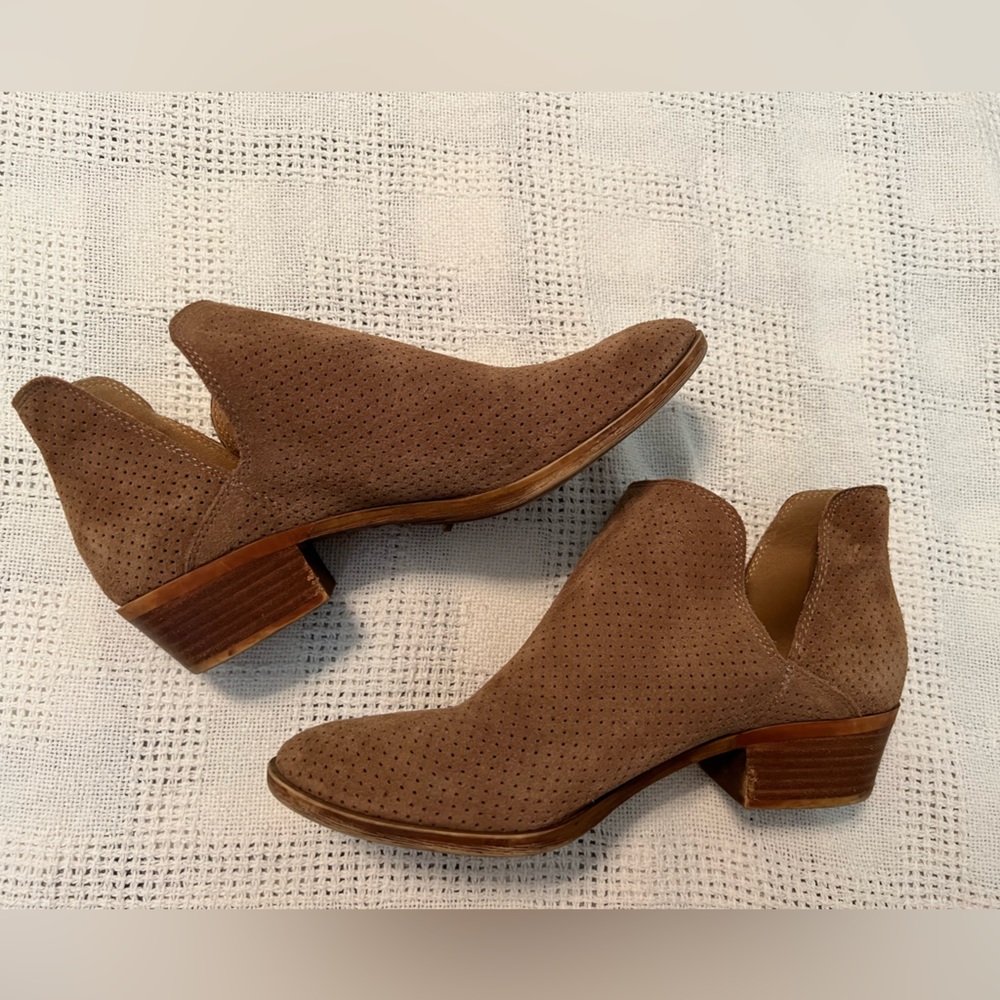 Luck brand ankle boots